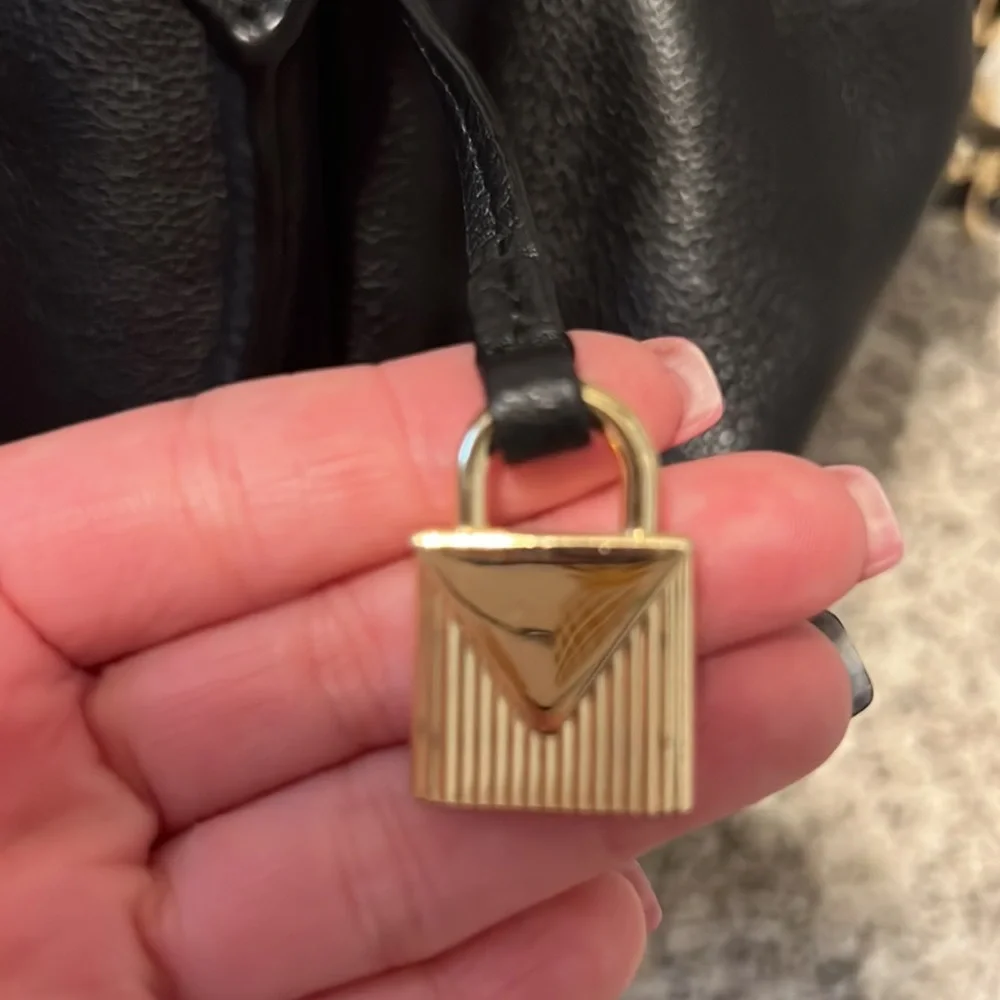 Michael Kors Crossbody Bag - Picture 2 of 10